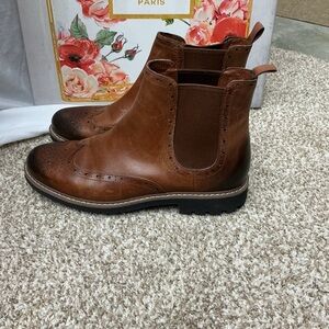 Clarks Men's Tan Leather Chukka Brogue Boots